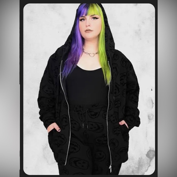 Foxblood Forever Halloween Set - Picture 3 of 5